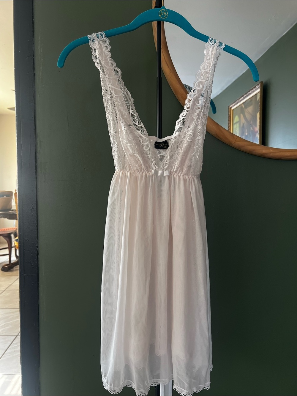 Lace-Trim White Chemise Nightdress